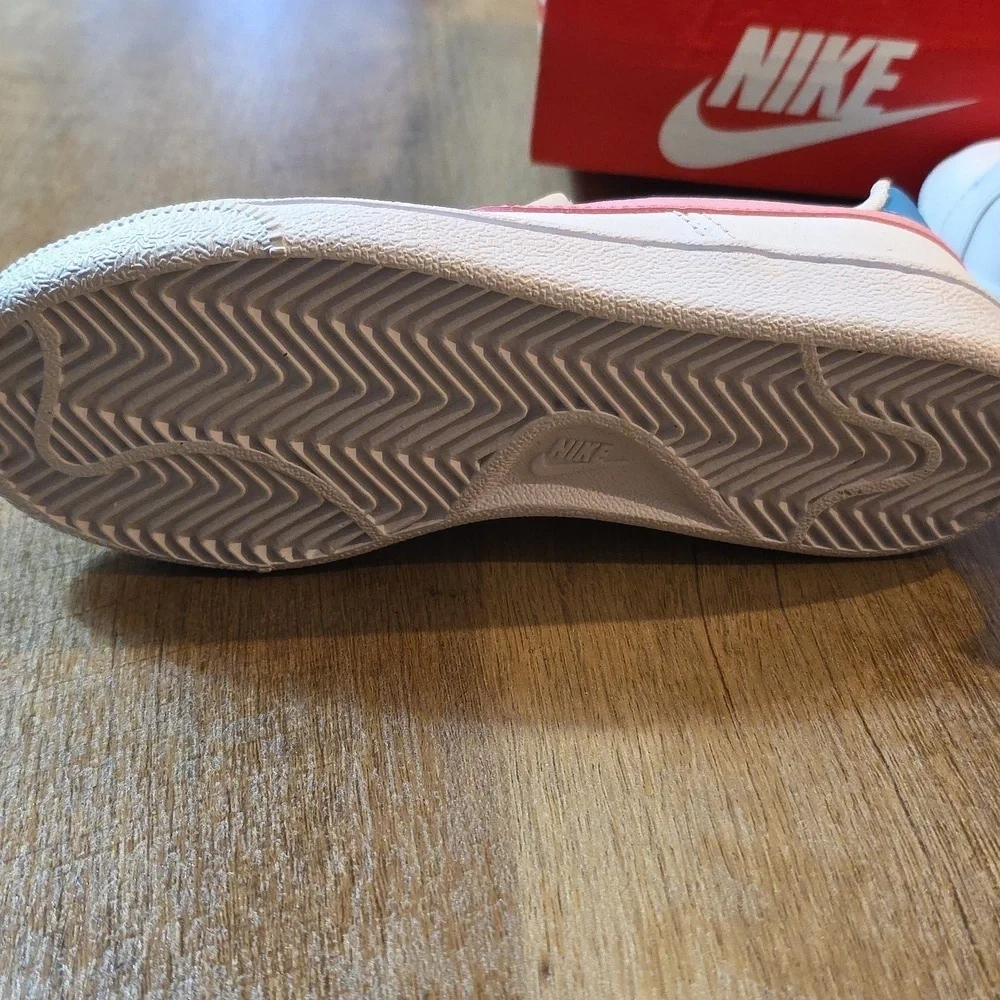 Nike - Court Royale- Kids Sneakers. Size 2